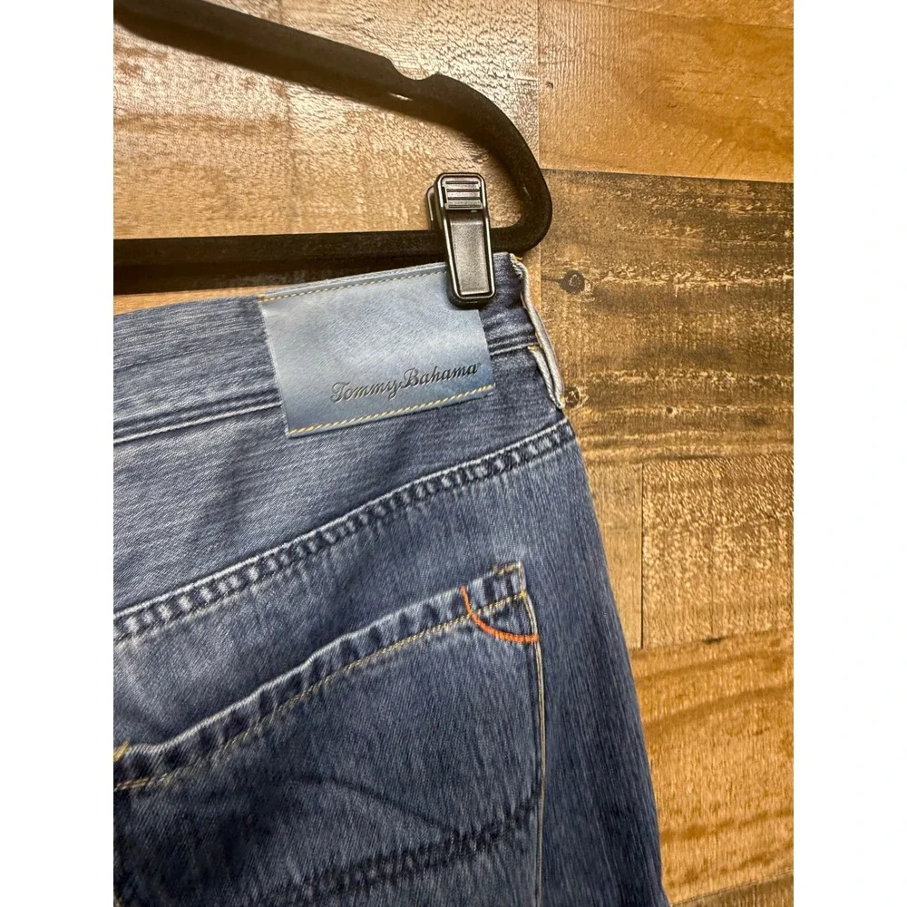 Tommy Bahama Standard Fit Jeans Mens 34x32 Medium Wash Cotton Tencel Blend